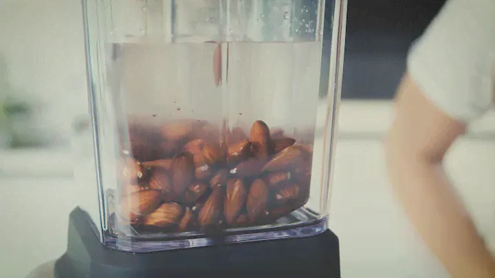 KitchenAid Almond Milk with 5KSB8270