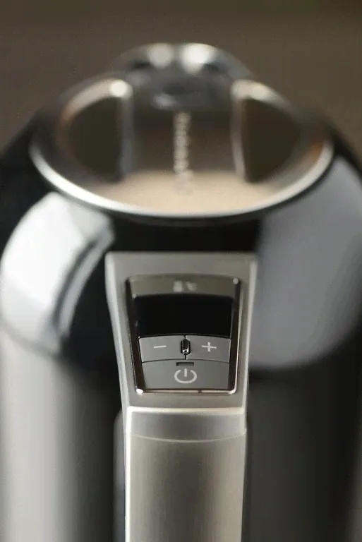 Чайник KitchenAid 5KEK1722EOB черный